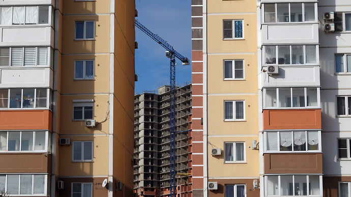 Порт зарастает жильем