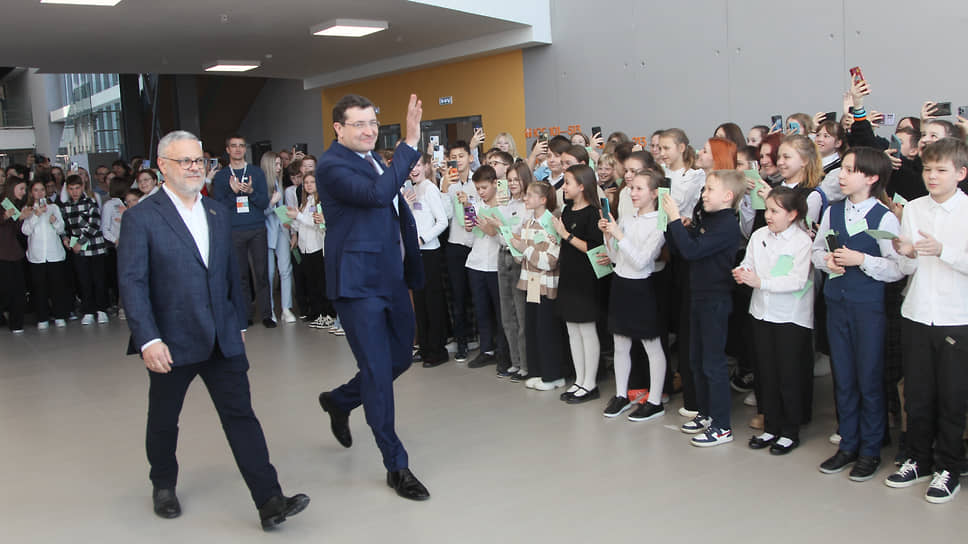Губернатор Глеб Никитин (справа) надеется, что в Нижегородской области  будет больше детей 