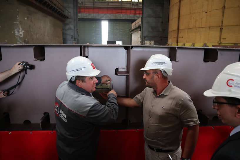 Бывший гендиректор ОСК Алексей Рахманов (слева) и бывший гендиректор «Красного Сормова» Михаил Першин 