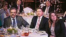 Председатель совета директоров ПАО «Русполимет» Виктор Клочай (слева), управляющий директор Выксунского металлургического завода Александр Барыков и генеральный директор «Ъ-Приволжье» Мария Оладышкина