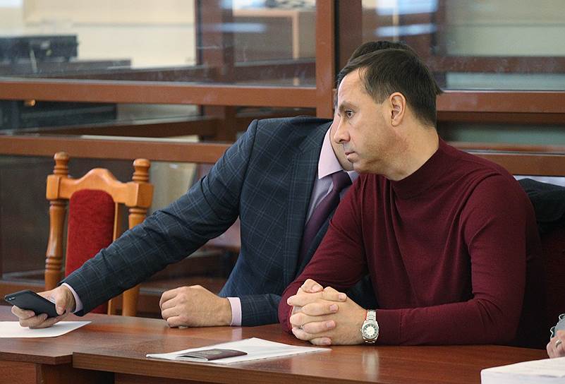 В ноябре 2017 года Александр Бочкарев стал фигурантом уголовного дела, его обвинили сначала в коммерческом подкупе, а потом – в мошенничестве. Вины он не признавал 