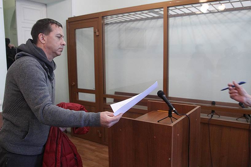 Во время судебного процесса защита неоднократно обжаловала домашний арест Александра Бочкарева и просила смягчить меру пресечения из-за плохого состояния здоровья обвиняемого. В апреле суд заменил домашний арест рядом ограничений на передвижения депутата 