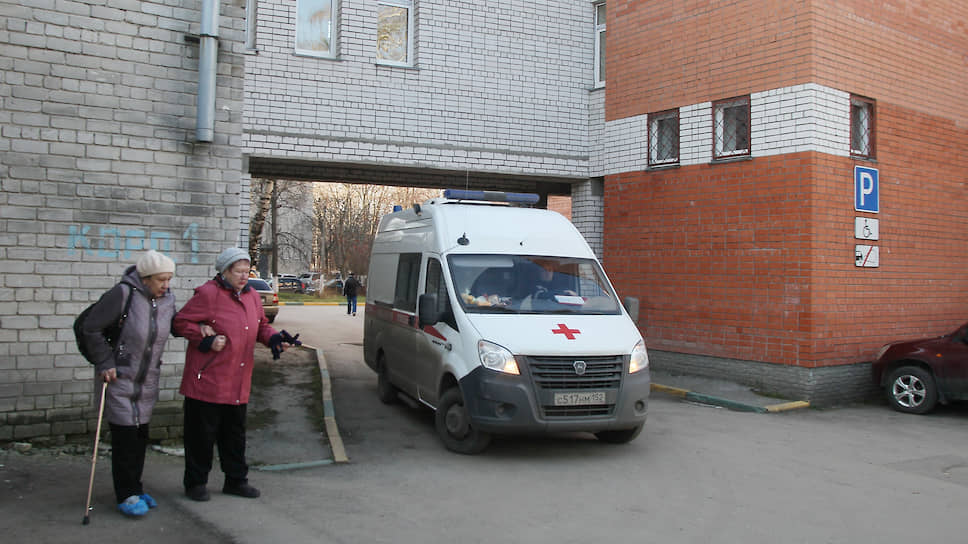 Автозаводские больницы, оставшись без воды, отправили домой пациентов, которые шли на поправку, а вновь поступающих отправляли в другие больницы