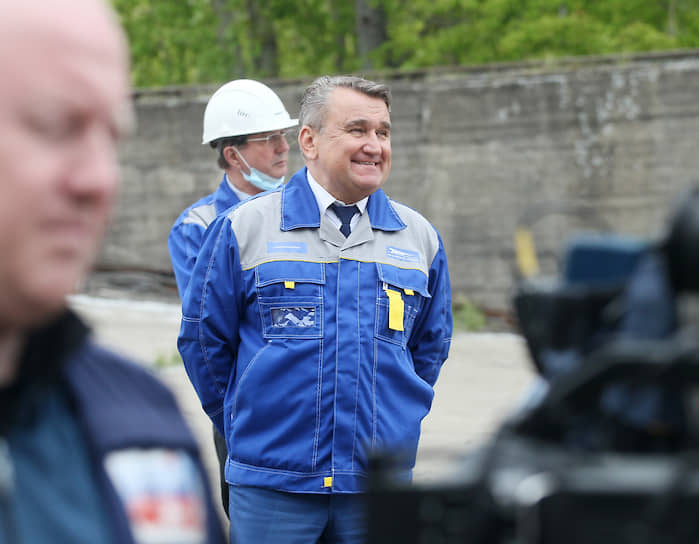Руководитель дирекции программы "Суда река-море" АО "ОСК" Сергей Итальянцев сегодня в приподнятом настроении