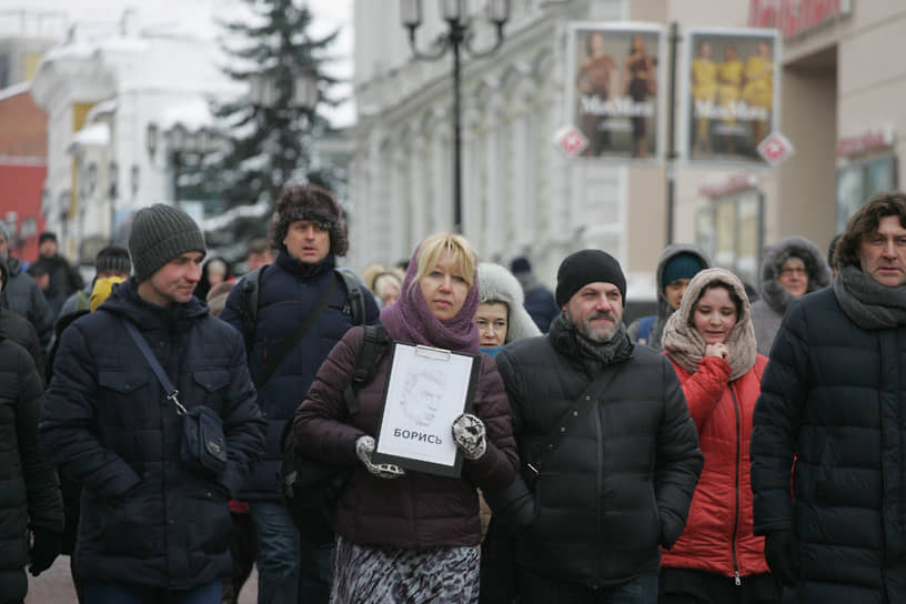 Нижегородское следственное управление СК РФ организовало доследственную проверку и назначило психолого-психиатрическую проверку. В ведомстве считают, что обыски никак не связаны с самоубийством Ирины Славиной. 