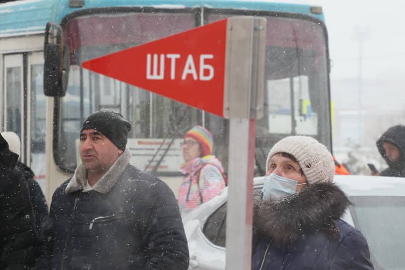 На место происшествия кроме сотрудников МЧС и Скорой помощи, приехали следователи и прокуроры, а также члены правительства Нижегородской области