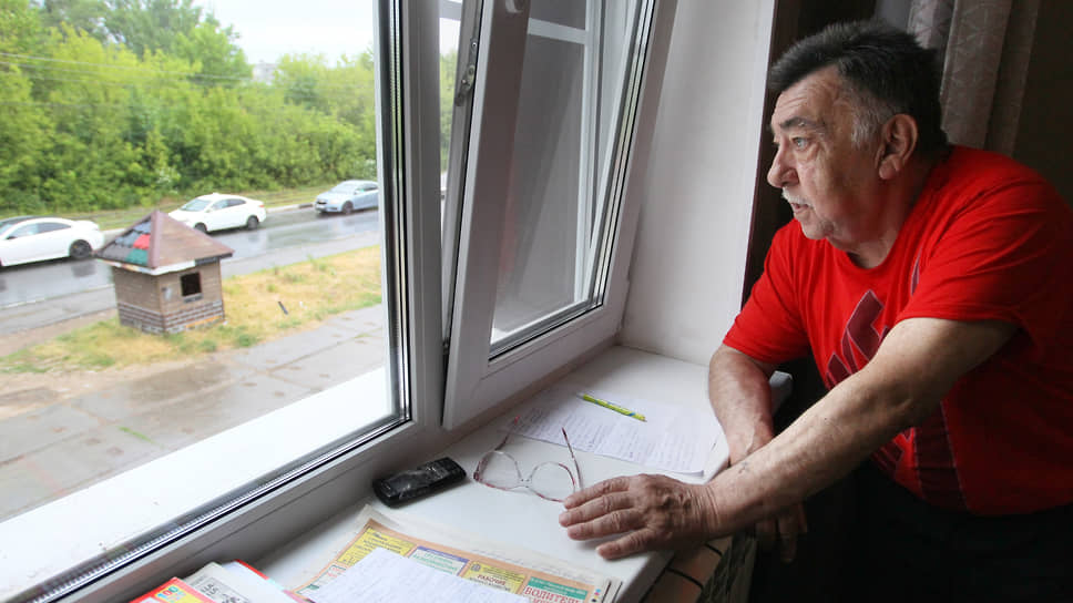 Владимир Кирицев в номере гостиницы "Славянка" в Нижнем Новгороде 