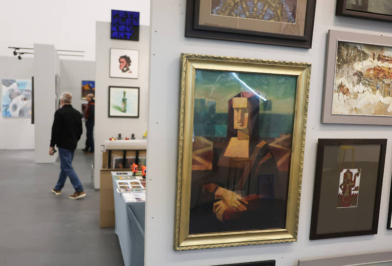Экспозиция Дениса Петруленкова
