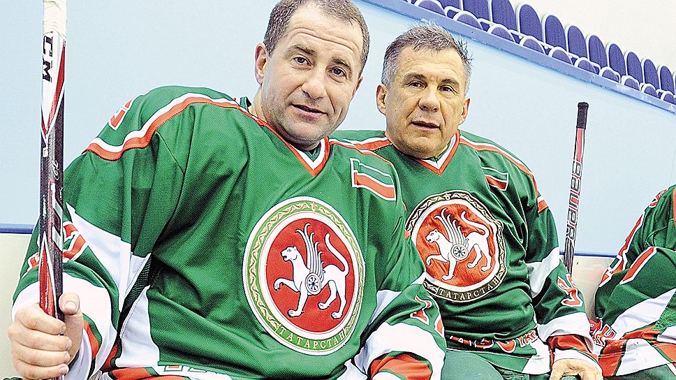 Декабрь 2012. Казань. Михаил Бабич и президент Республики Татарстан Рустам Минниханов во время хоккейного матча в рамках тестирования качества объектов Универсиады. 