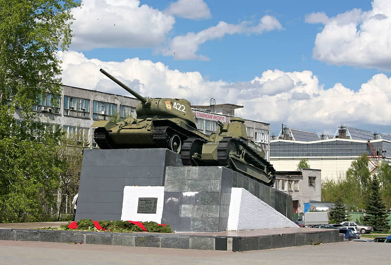 Легендарный танк Т-34 — символ трудового подвига сормовичей в годы войны