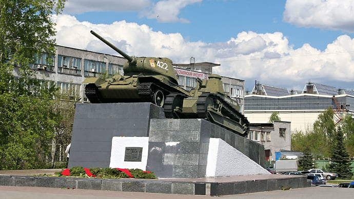 Заводы и пароходы
