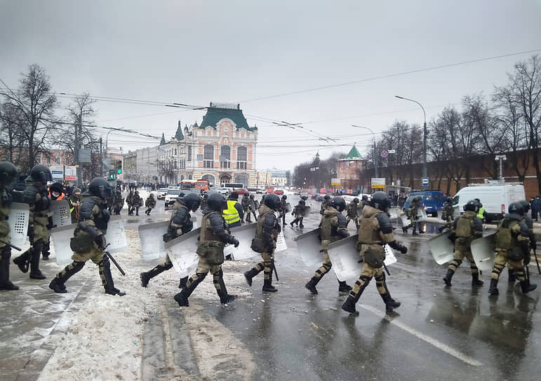 Январь. В Нижнем прошли акции в поддержку оппозиционера Алексея Навального 