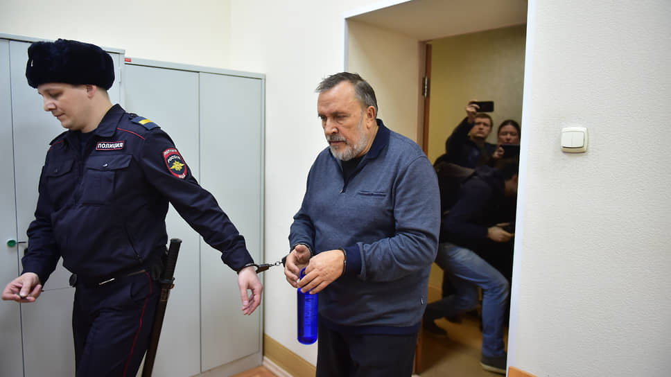 Бывший директор театра «Красный факел» Александр Кулябин не признал вину ни по одному из эпизодов 