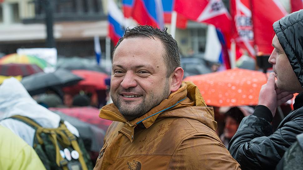 Оппозиционер Сергей Бойко на митинге «Он нам не царь» в Новосибирске в мае 2018 года