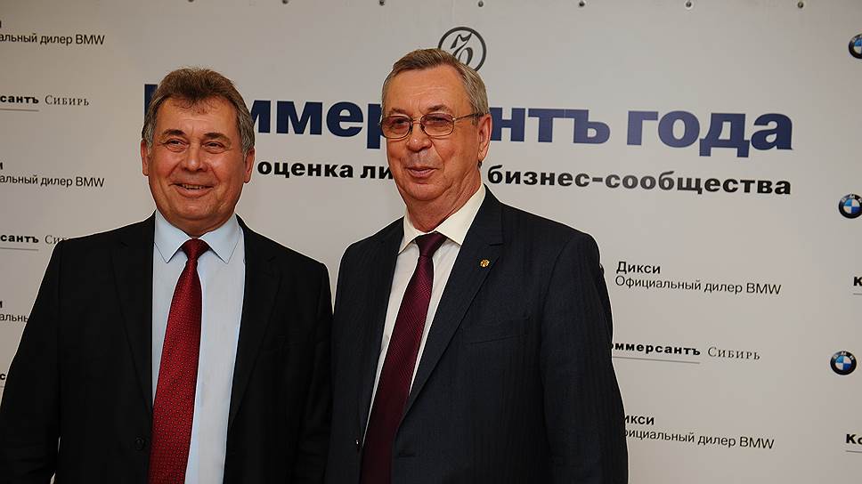 Александр Романенко (слева) председатель Алтайского краевого Законодательного собрания и Павел Нестеров, уполнономоченный по защите прав предпринимателей в Алтайском крае.