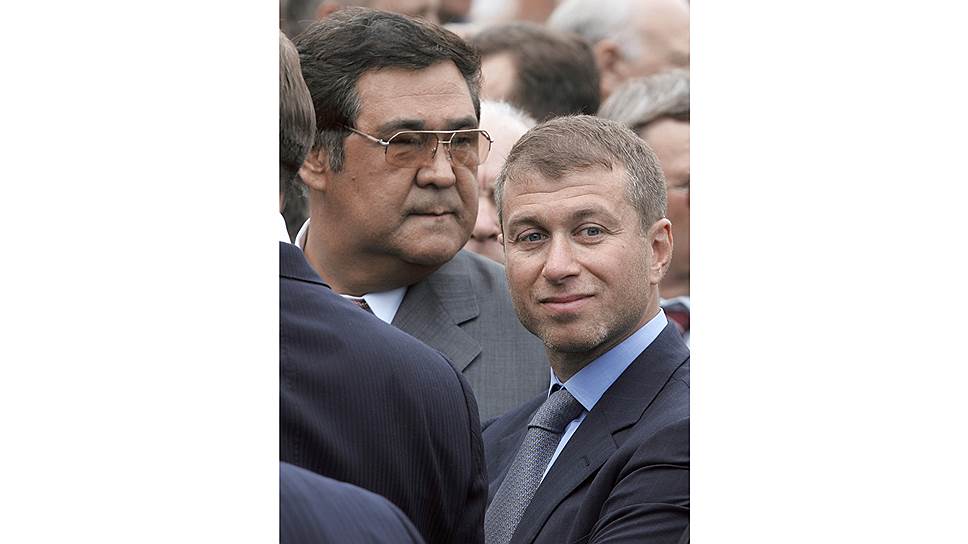 Аман Тулеев и губернатор Чукотского автономного округа Роман Абрамович на праздничных мероприятиях в Калининграде, 2005 год.