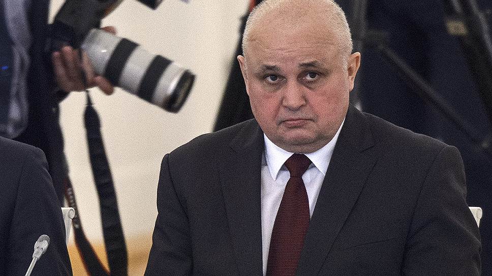 12. Врио губернатора Кемеровской области Сергей Цивилев — 846 тыс. руб. Он не имеет во владении недвижимость, только трехколесный мотоцикл Spyder BRP Can-Am, который, по описанию производителя, позволяет чувствовать себя «королем дорог». Супруга господина Цивилева заработала 12,1 млн руб. Она, в частности, владеет тремя квартирами, двумя автомобилями Mercedes-Benz и кроссовером Hyundai Tucson.  