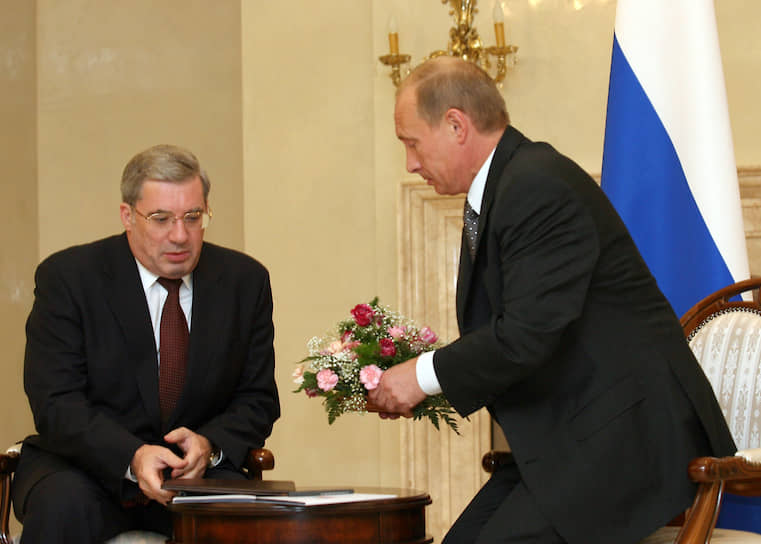Владимир Путин (справа) и губернатор Новосибирской области Виктор Толоконский (слева) на встрече в резиденции губернатора по окончании работы IV Форума руководителей приграничных регионов России и Казахстана, 2007 год