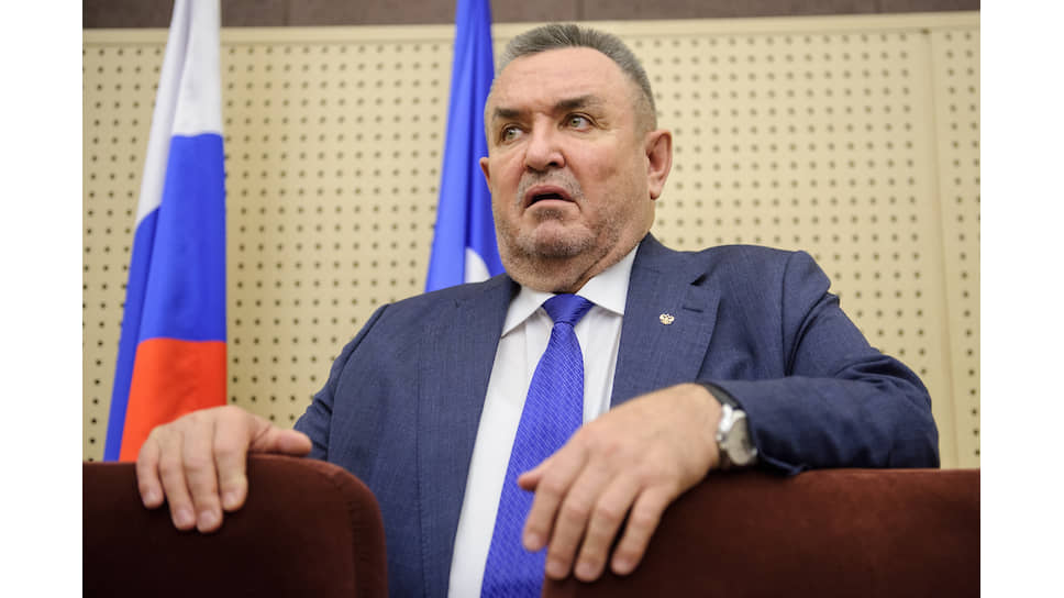 был секретарем отделения с 2014 по 2019 годы. После почти пяти лет руководства отделением он говорил “Ъ”, что на новый срок из-за состояния здоровья. При нем были проведены две губернаторские кампании кандидатов от партии Владимира Городецкого и Андрея Травникова, оба набрали более 64% голосов избирателей. Господин Ильенко, оставив пост, возглавил фракцию «Единой России» в заксобрании, в котором является вице-спикером