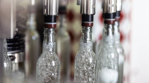 Байкал делят на знаки // Производитель воды Байкал Аква судится из-за товарного знака Legend of Baikal