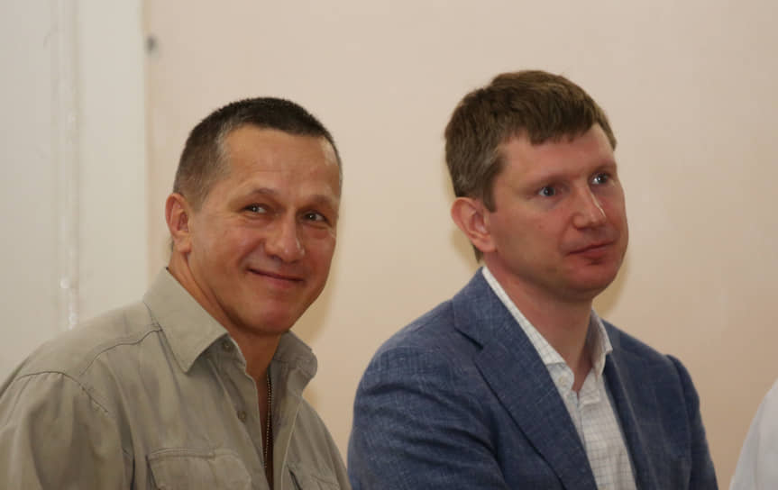 С врио губернатора Пермского края Максимом Решетниковым во время посещения Специализированной детско-юношеской спортивной школы олимпийского резерва «Киокушинкай» в Перми, 2017 год. 