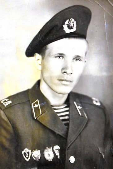 Николай Благов, депутат законодательного собрания Пермского края. В 1976-1978 годах проходил службу в воздушно-десантных войсках. В Ферганской воздушно-десантной дивизии (Ош, Киргизская СССР) и 44-й учебной воздушно-десантной дивизии (Гайжюнай, Литовская ССР). На фото: Николай Благов во время прохождения службы