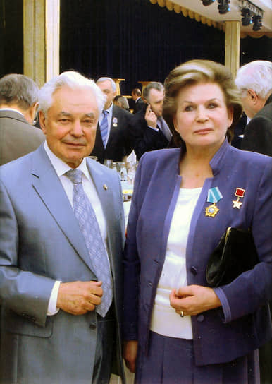 Михаил Соколовский и первая женщина-космонавт Валентина Терешкова