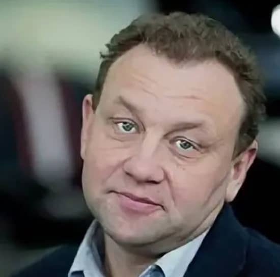 В марте в возрасте 55 лет скончался генеральный директор филиала «Русской Медиагруппы» — ООО «РМГ Пермь» Евгений Царегородцев, один из создателей телерадиокомпании «Авторадио ТВ» в Перми. В ТРК он начал карьеру по окончании Пермского технического университета (ПНИПУ) на должности звукорежиссера. В 1999-м стал ее программным директором. С 1995 по 1999 год работал в рекламном отделе радио, создал продакшн-студию. В начале июня стало известно о возможной покупке пермских радиостанций РМГ тульской медиагруппой «Медиа траст», принадлежащей бывшему топ-менеджеру «Газпром-медиа» и Росгосцирка Владимиру Шемякину
