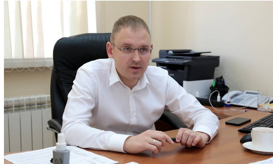Бывший министр по регулированию контрактной системы в сфере закупок Пермского края Алексей Зарубин, не вошедший в состав нового правительства, трудоустроился в администрацию города Северодонецка Луганской Народной Республики. В декабре господин Зарубин занял должность начальника отдела организационной работы управления внутренней политики по работе со СМИ и организационной работе
