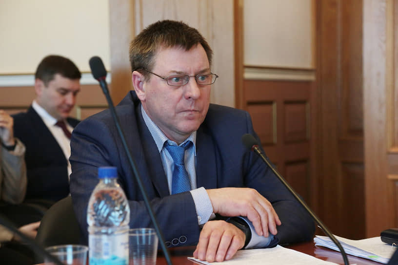 В начале года мэрию Перми оставил один из ее «старожилов» Игорь Субботин, который работал в должности вице-мэра города, курирующего коммунальный блок, с 2018 года. До этого времени он возглавлял Дзержинский район Перми. Сейчас господин Субботин трудится руководителем управления логистики в АО «ПЗСП»