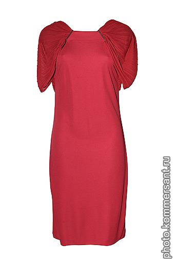 01 Платье из вискозы Gucci «Элемент роскоши», 39 270 руб.