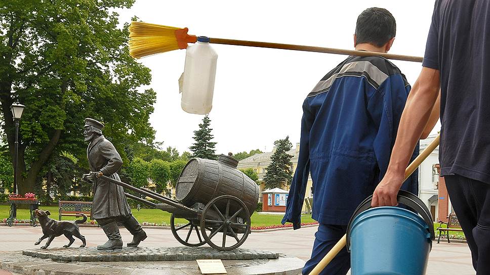 Перед новым руководством ГУПа, скорее всего, будет поставлено несколько задач: контроль расходов, особенно в части организации закупок; сокращение дебиторской задолженности; приведение в порядок договорной базы в сфере управления имуществом