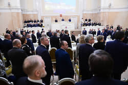 Депутаты городского парламента в третьем чтении поддержали законопроект о налоговых льготах для компаний, пострадавших от европейских санкций