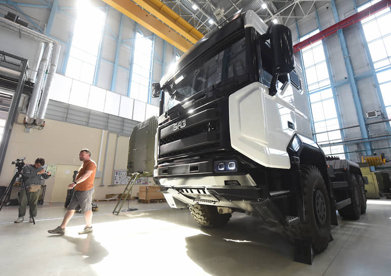 Обуховский завод планирует в 2024 году начать на бывшей промплощадке «Тойота Мотор» выпуск грузового габаритного автомобиля БАЗ-S36A11, разработанного инжиниринговым центром предприятия 