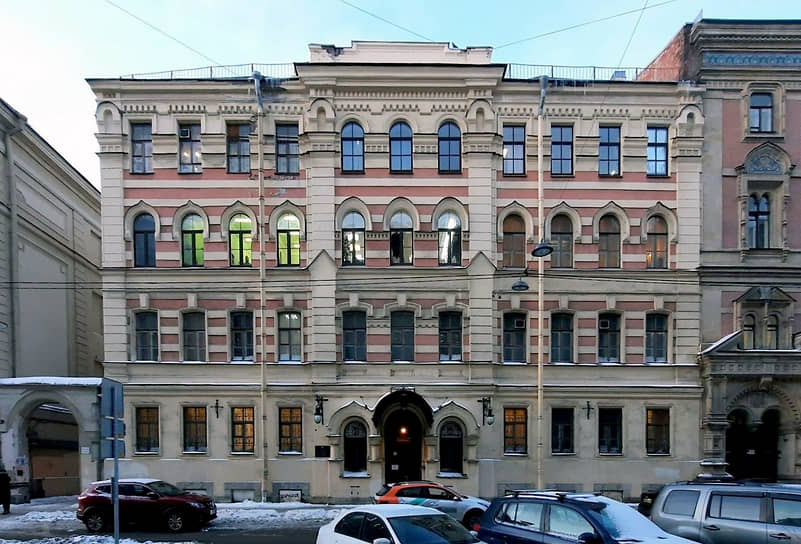 Историческая типография на улице Правды в Санкт-Петербурге