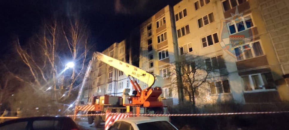 Последствия пожара в жилом доме на Выборгском шоссе в городе Приморске Ленинградской области