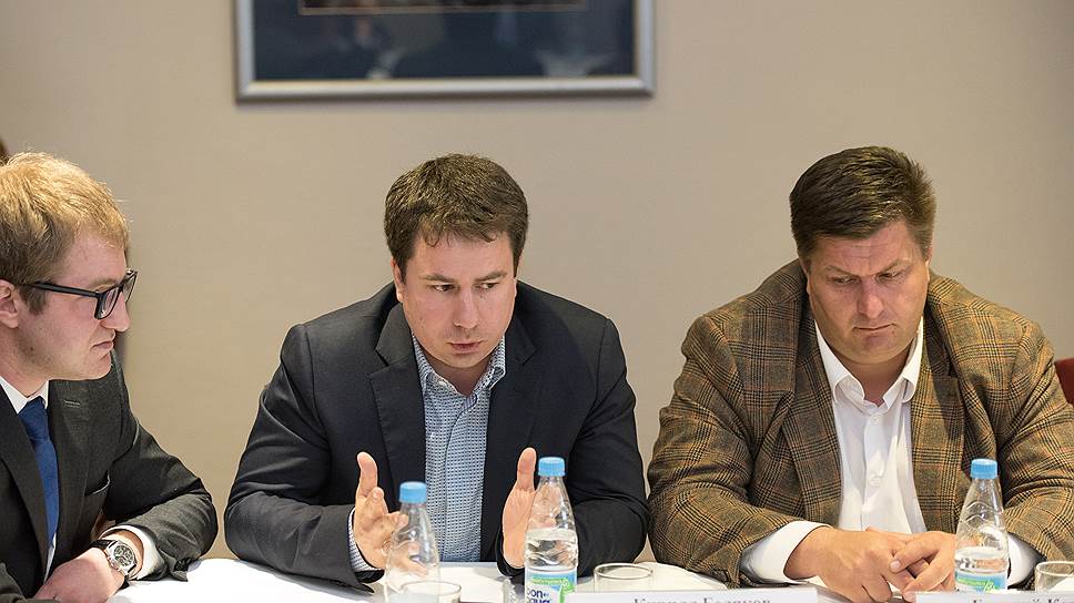 Осип Румянцев, управляющий партнер юридической фирмы «Нота бене»; Кирилл Беляков, партнер юридической фирмы «Нота бене»; Евгений Коршун, начальник отдела сопровождения судебного и исполнительного производства Северо-Западного банка Сбербанка России
