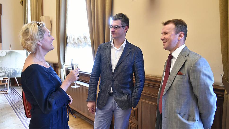 Участники предпоказа выставки Эрте в Государственном Эрмитаже 