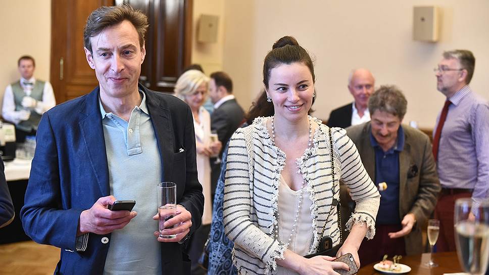 Участники предпоказа выставки Эрте в Государственном Эрмитаже 