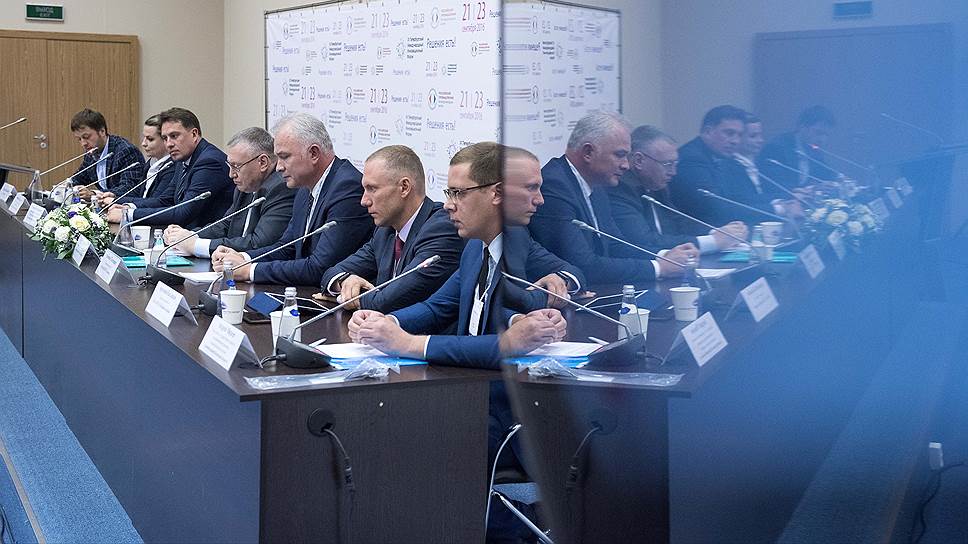 Спикеры панельной дискуссии «Особые экономические зоны России. Новый этап в развитии проекта и регионов» 