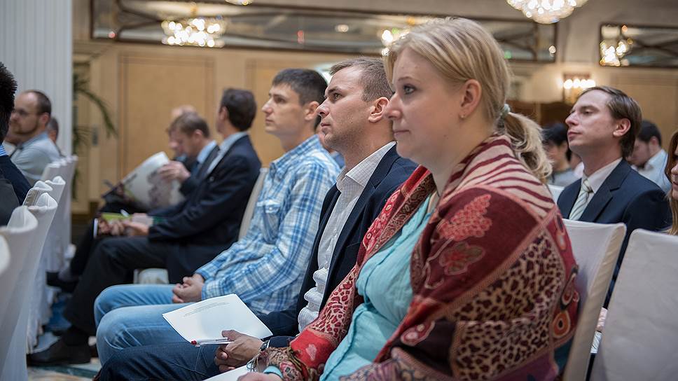 Участники конференции «Точки роста: перспективы российской экономики и будущее рубля» 