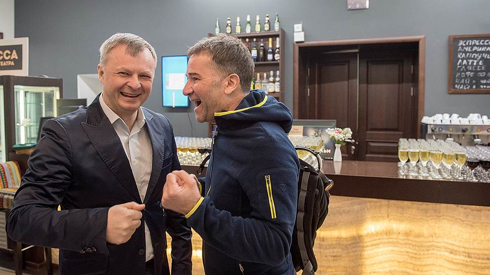 Максим Ефимов, ИД «Коммерсантъ» в Санкт-Петербурге (слева), генеральный директор, и Олег Жеребцов, Solopharm, генеральный директор