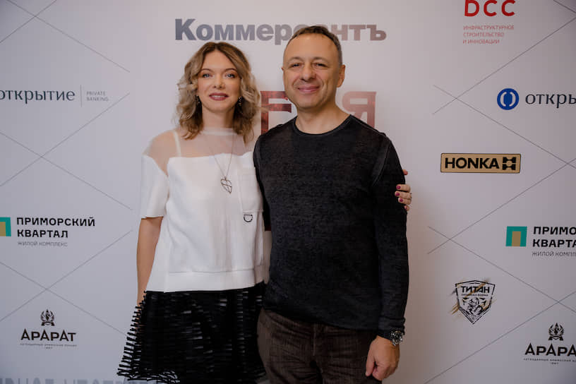 Учредитель и заместитель председателя правления компании «Охта Групп» Михаил Ривлин и заместитель руководителя по экономике и продвижению «Охта Групп» Валерия Ривлина