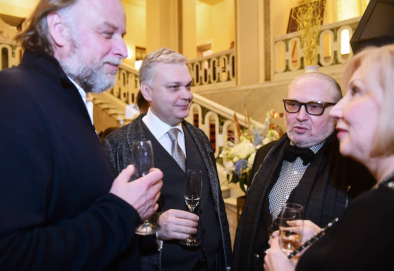 Слева направо: Основатель компании Kino&Teatr Станислав Ершов, глава компании «РосИнтерьерРеконструкция» Никита Архипов и Председатель наблюдательного совета петербургского Синдиката моды и художественный руководитель St. Petersburg Fashion Week Никита Кондрушенко 