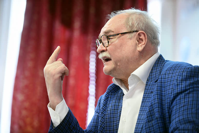 Август 2019 г. Владимир Бортко во время пресс-конференции по поводу своего решения сняться с выборов на пост губернатора Санкт-Петербурга