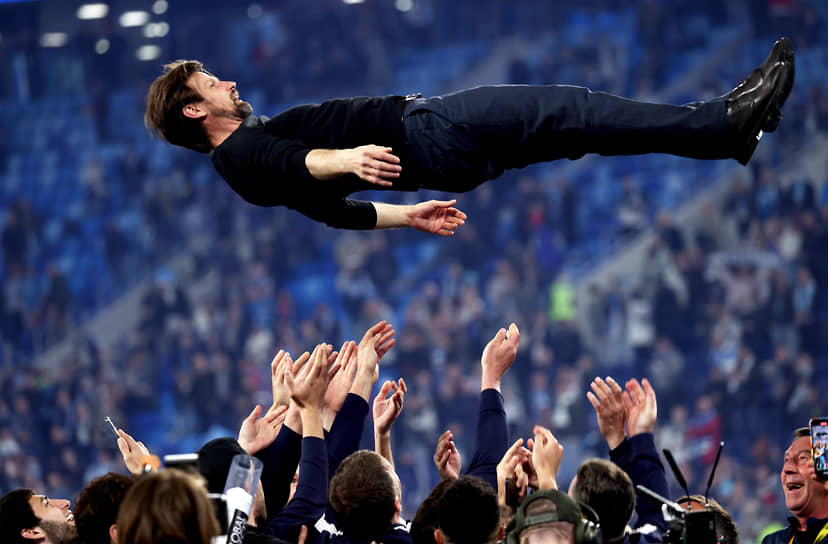 Российская Премьер-Лига (РПЛ). Тинькофф - Чемпионат России по футболу 2021/2022. 27-й тур. Матч между командами "Зенит" (Санкт-Петербург) – "Локомотив М" (Москва) на стадионе "Газпром Арена" 