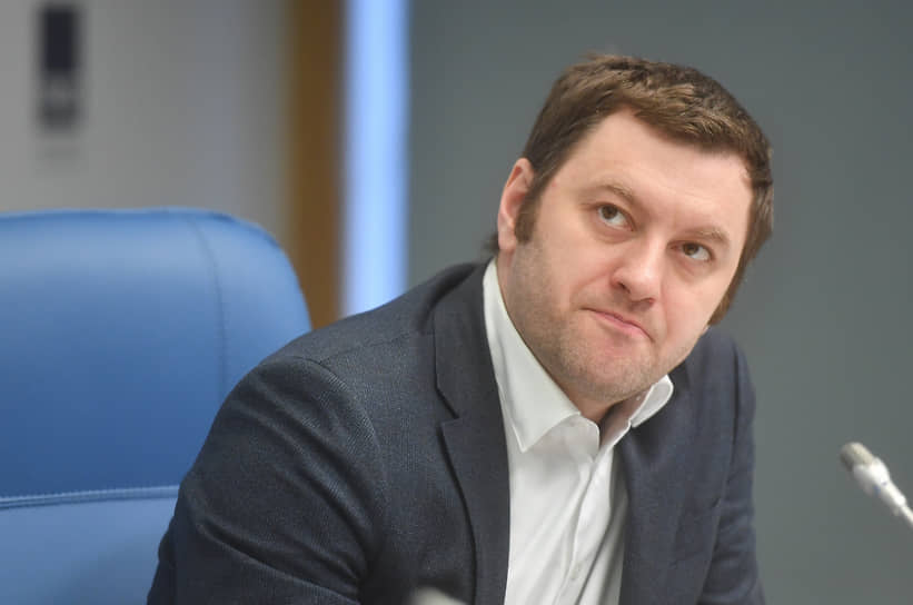 Глава городского комитета по транспорту Валентин Енокаев сообщил «Ъ-СПб» об отсутствии ближайших планов по расширению зоны платной парковки на Пушкинский район Санкт-Петербурга