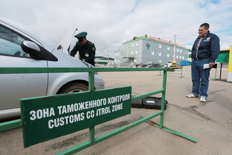 По мнению экспертов, положительную динамику продаж электромобилей может затормозить, вступающие в силу с 1 апреля поправки в таможенное законодательство РФ 