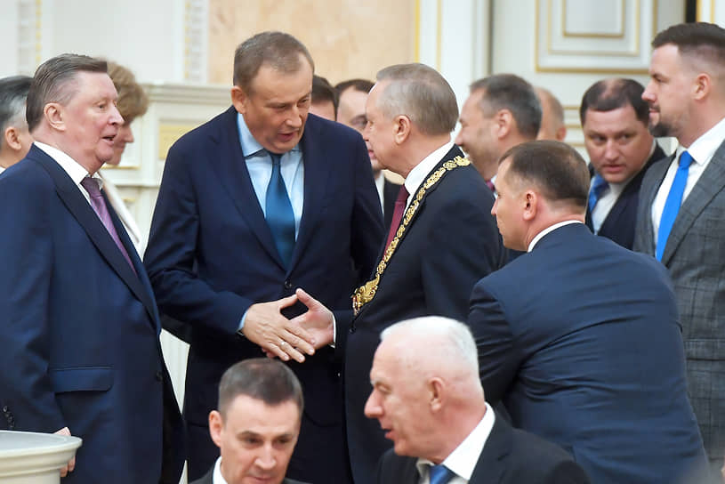 Губернатор Санкт-Петербурга Александр Беглов (в центре) и губернатор Ленинградской области Александр Дрозденко (второй слева)