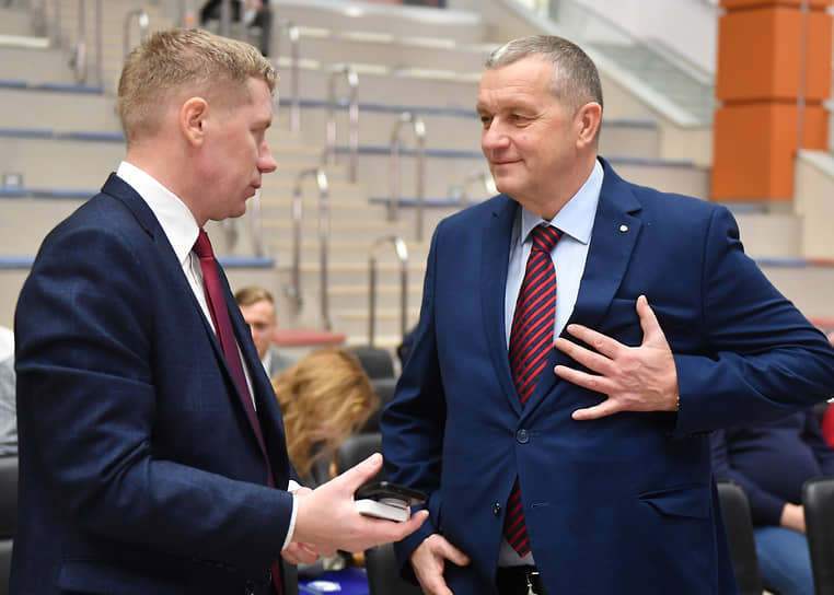 Президент Газового союза Виталий Сысоев (слева) и региональный представитель ГК «Уральский гранит» в Санкт-Петербурге и Ленобласти Олег Милосердов (справа)